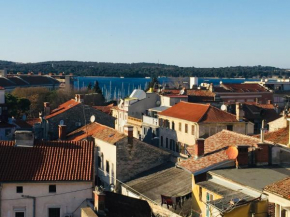 Amphitheatre and sea view apartment-Heart of Pula